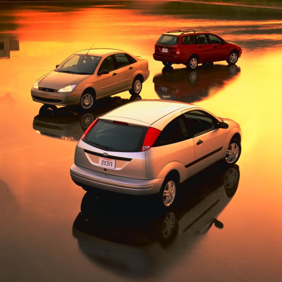  Ford Focus 1999 года  (фото 27 из 130)